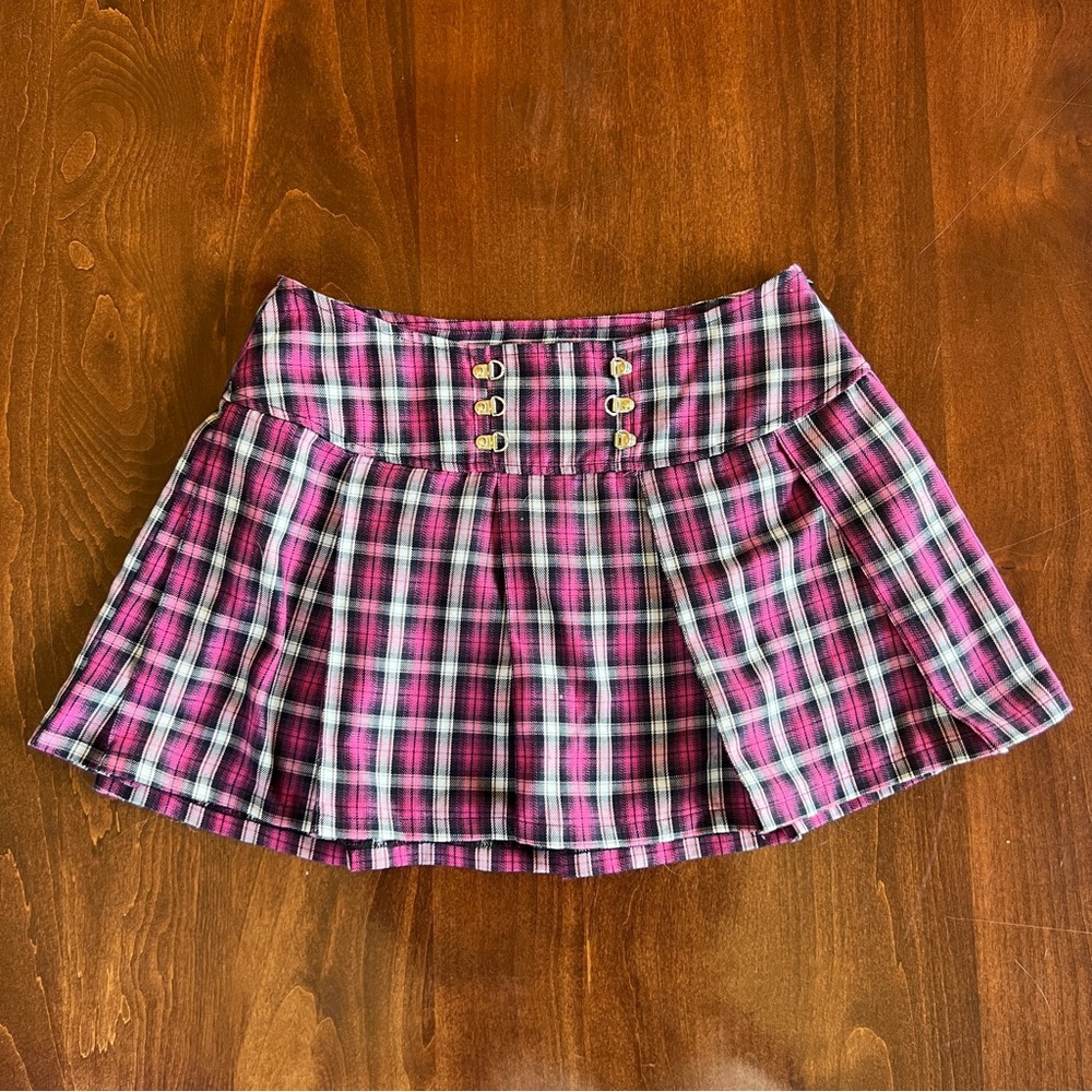 ❌SOLD❌ Pink & Black Pleated Mini Skirt - Picture 2 of 3